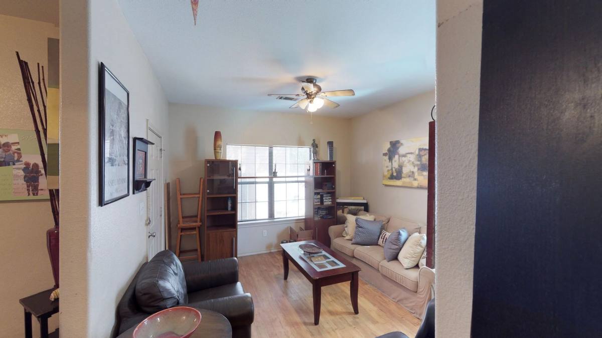 Apartment for rent at 924 W Prairie St, Denton, TX 76201