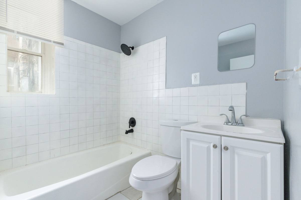 Apartment for rent at 6100 Nassau Rd, Philadelphia, PA 19151