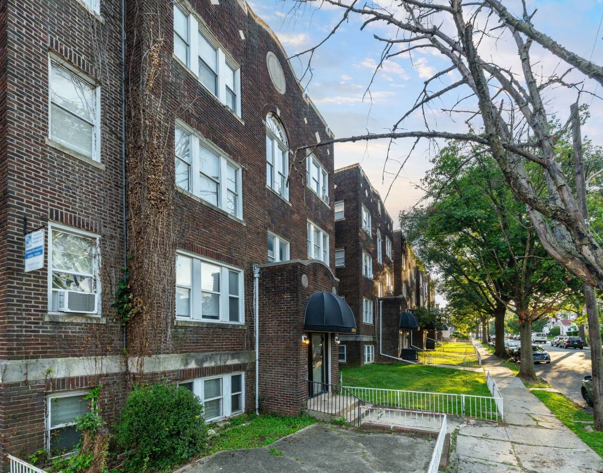 Apartment for rent at 6100 Nassau Rd, Philadelphia, PA 19151