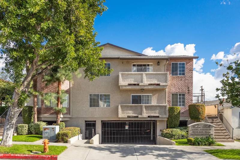 Apartment for rent at 700 E Cedar Ave #105, Burbank, CA 91501