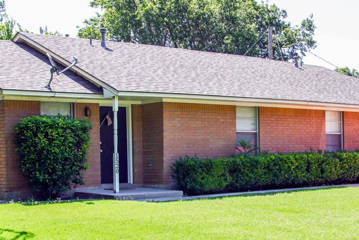 Townhouse for rent at 1518 1520 N Carroll Blvd, Denton, TX 76201
