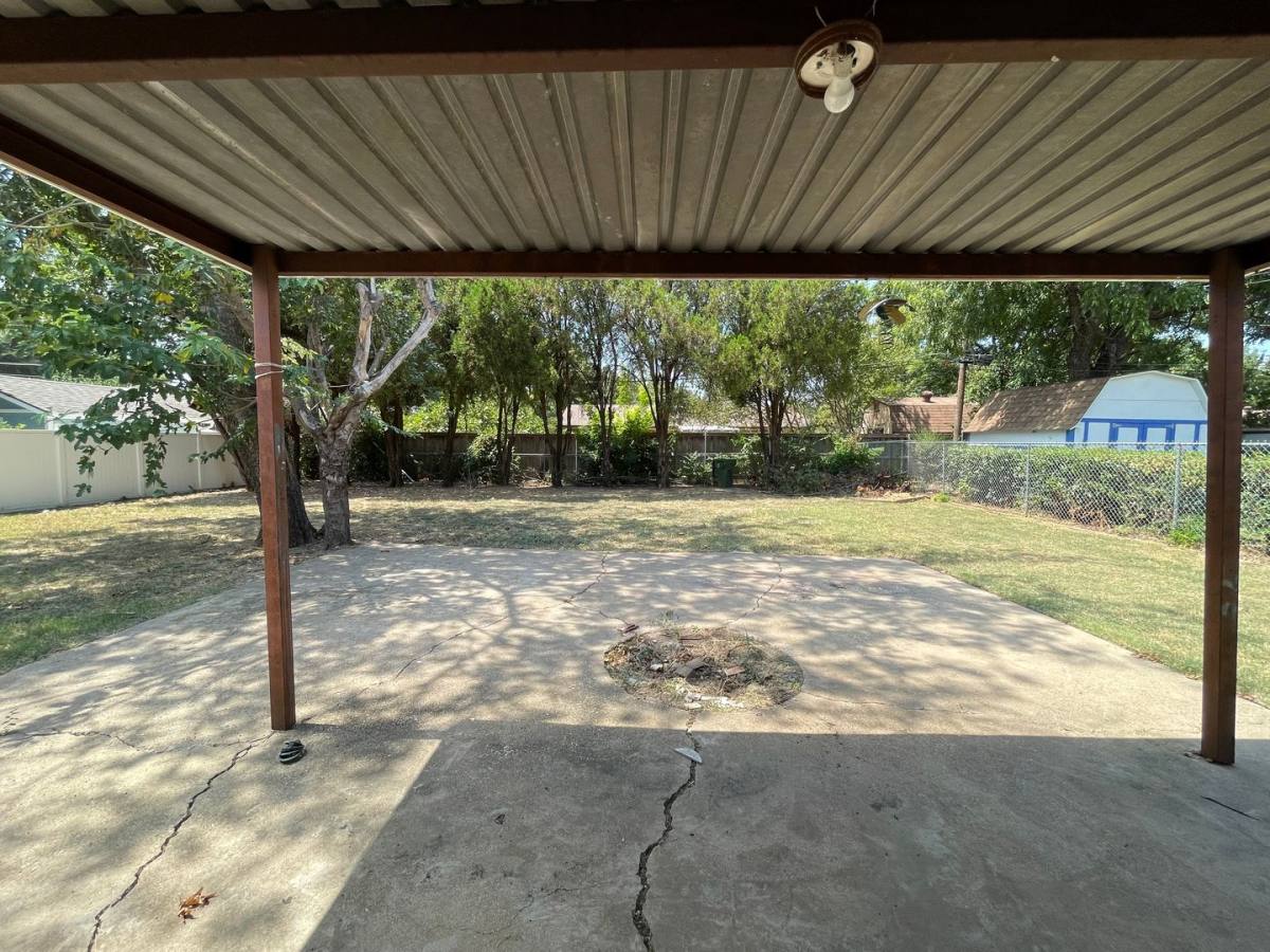 House for rent at 2721 Ash Park Dr, Fort Worth, TX 76118