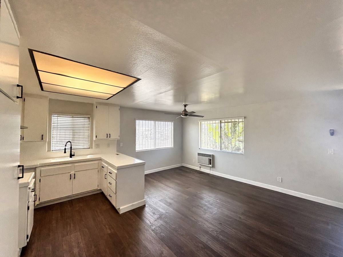 Apartment for rent at 7604 S Figueroa St, Los Angeles, CA 90003