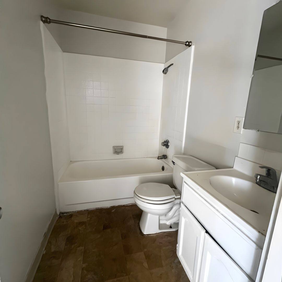 Apartment for rent at 7604 S Figueroa St, Los Angeles, CA 90003