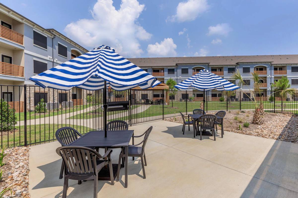 Apartment for rent at The Retreat, 2902 S Belt Line Rd, Grand Prairie, TX 75052