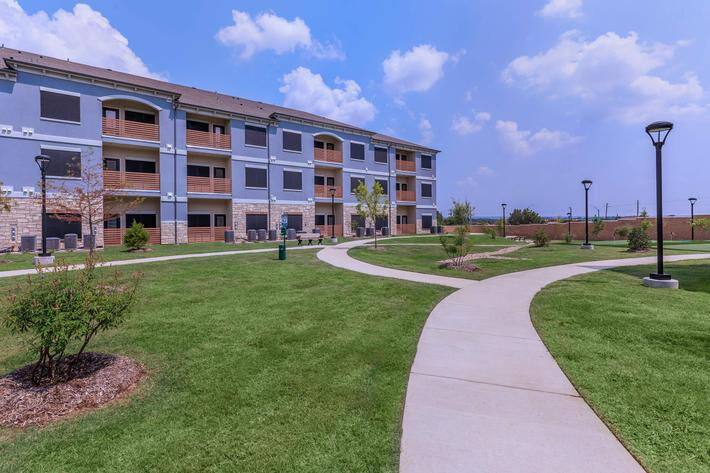 Apartment for rent at The Retreat, 2902 S Belt Line Rd, Grand Prairie, TX 75052