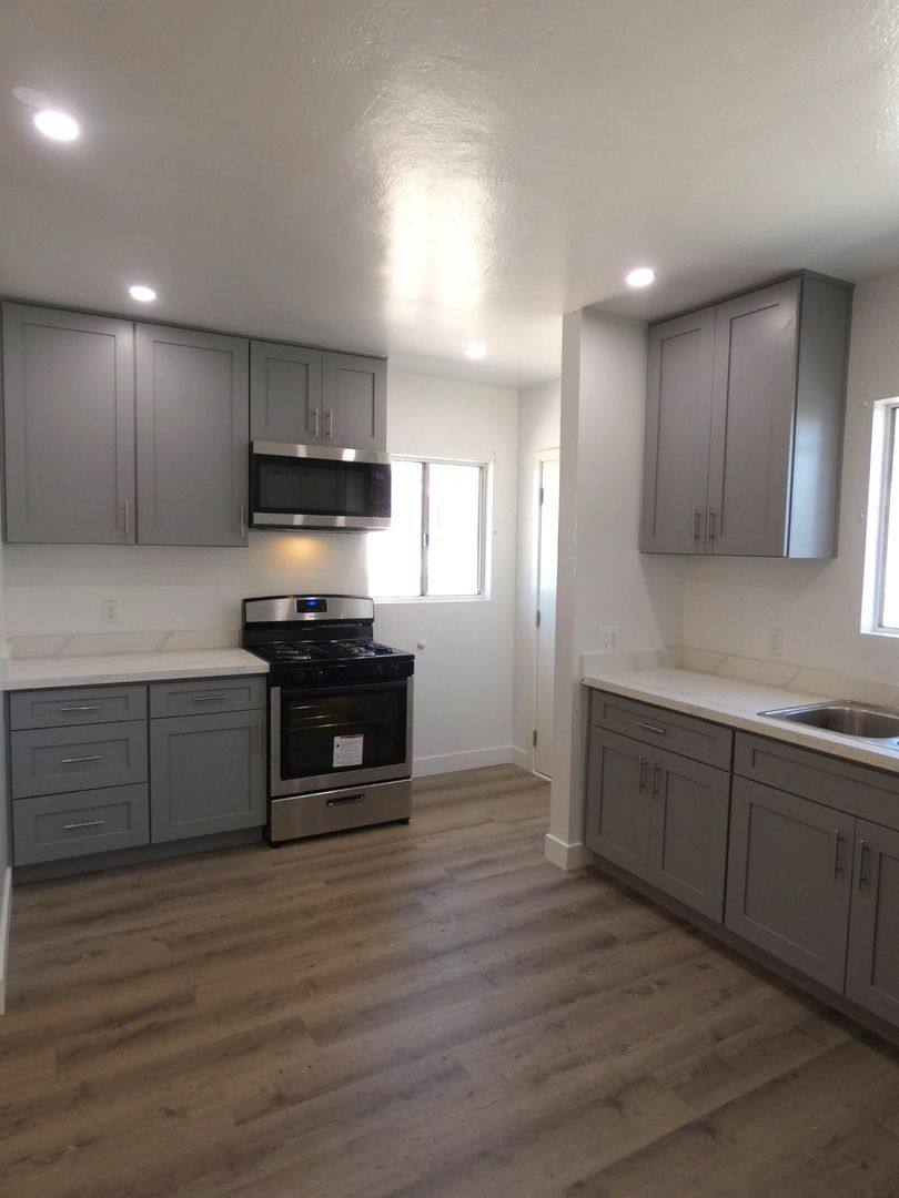 House for rent at 815 23rd St, Long Beach, CA 90806