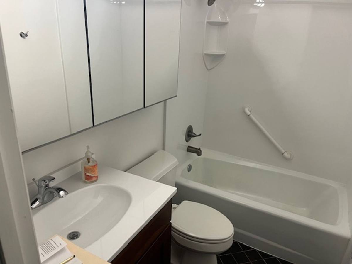 Apartment for rent at 433 W 8th St, Charlotte, NC 28202
