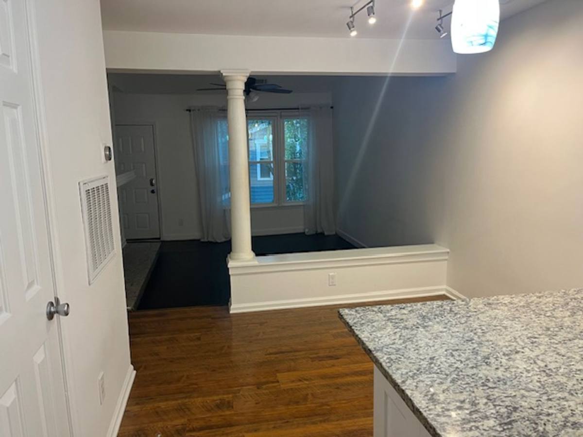 Apartment for rent at 433 W 8th St, Charlotte, NC 28202