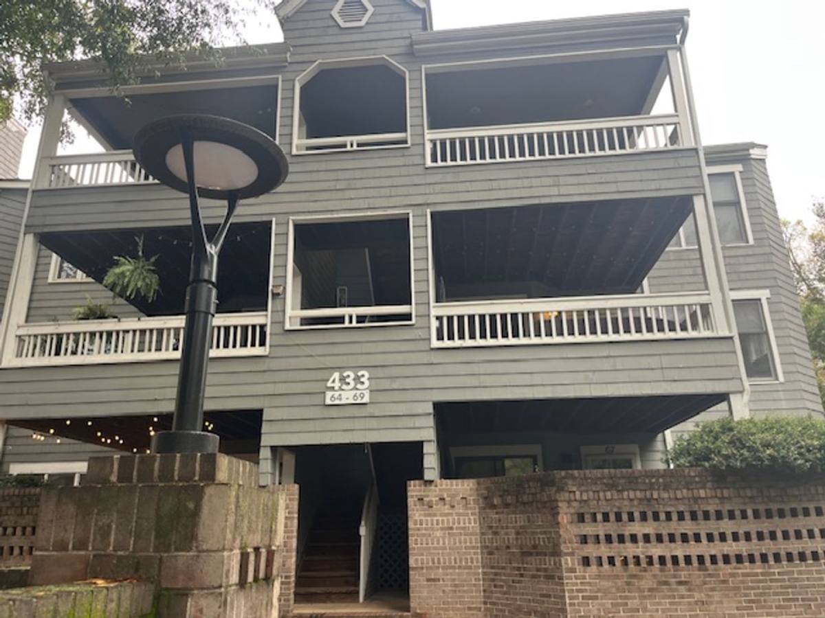 Apartment for rent at 433 W 8th St, Charlotte, NC 28202