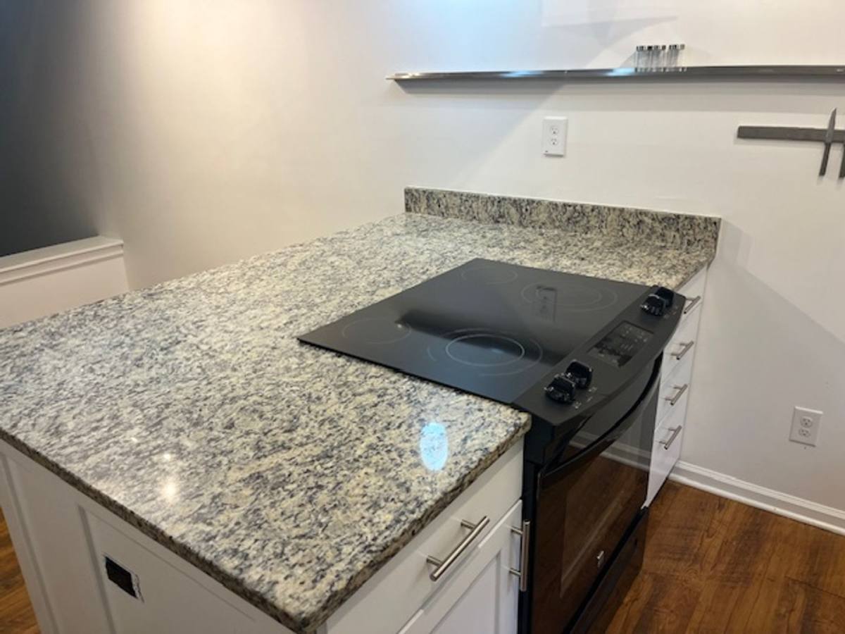 Apartment for rent at 433 W 8th St, Charlotte, NC 28202