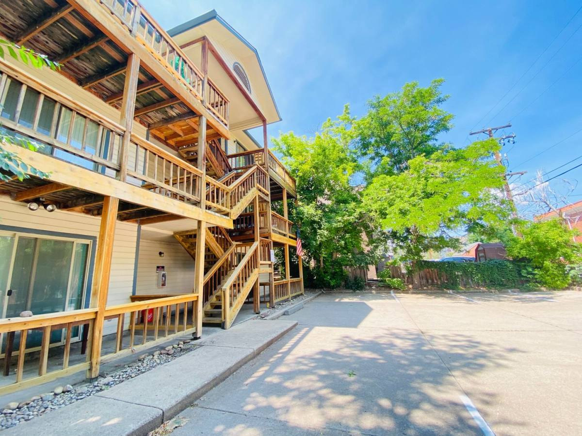 Apartment for rent at 1137 Pleasant St, Boulder, CO 80302