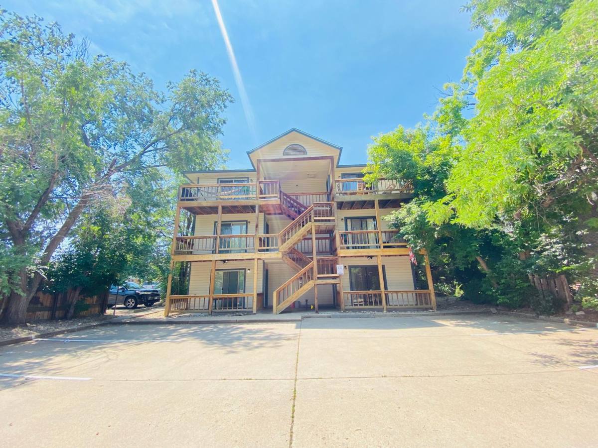 Apartment for rent at 1137 Pleasant St, Boulder, CO 80302