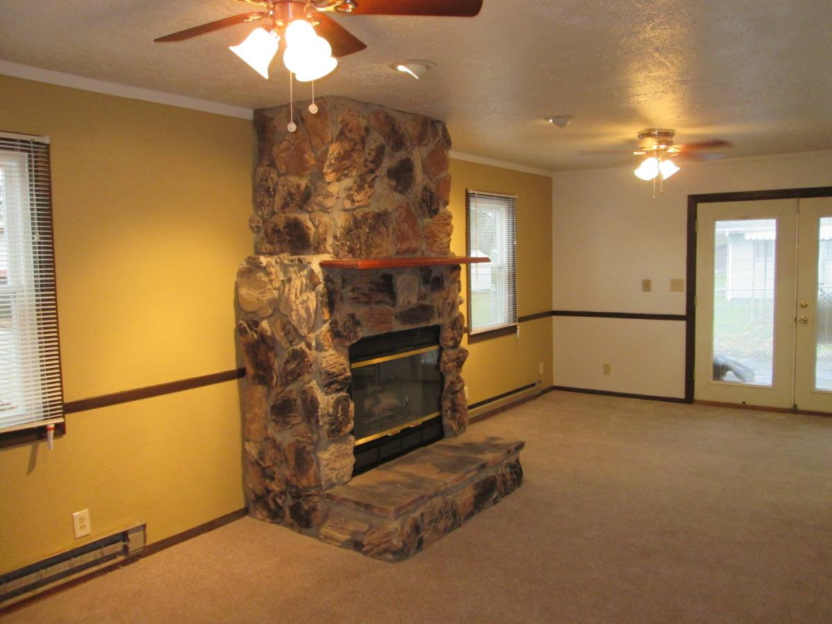 House for rent at 2529 Bainbridge Ave, Youngstown, OH 44511