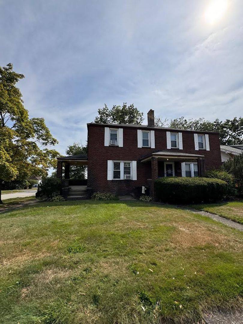 Townhouse for rent at 453 E Kline St, Girard, OH 44420