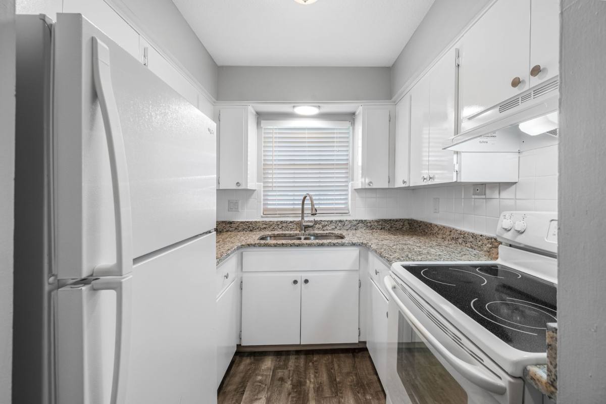 Apartment for rent at 1500 W Bay Dr, Largo, FL 33770