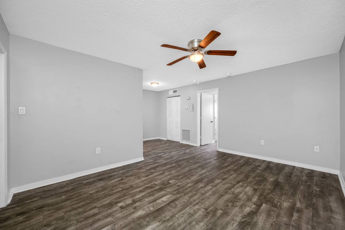 Apartment for rent at 1500 W Bay Dr, Largo, FL 33770