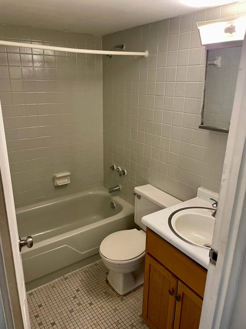 Apartment for rent at 2618 Chesterfield, Cincinnati, OH 45239