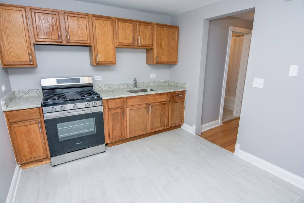 Apartment for rent at 5050 S Laflin St, Chicago, IL 60609