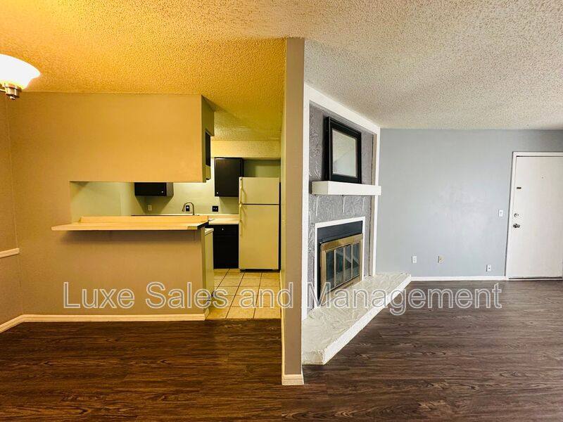 Condo for rent at 6034 NW Expressway #B, Oklahoma City, OK 73132