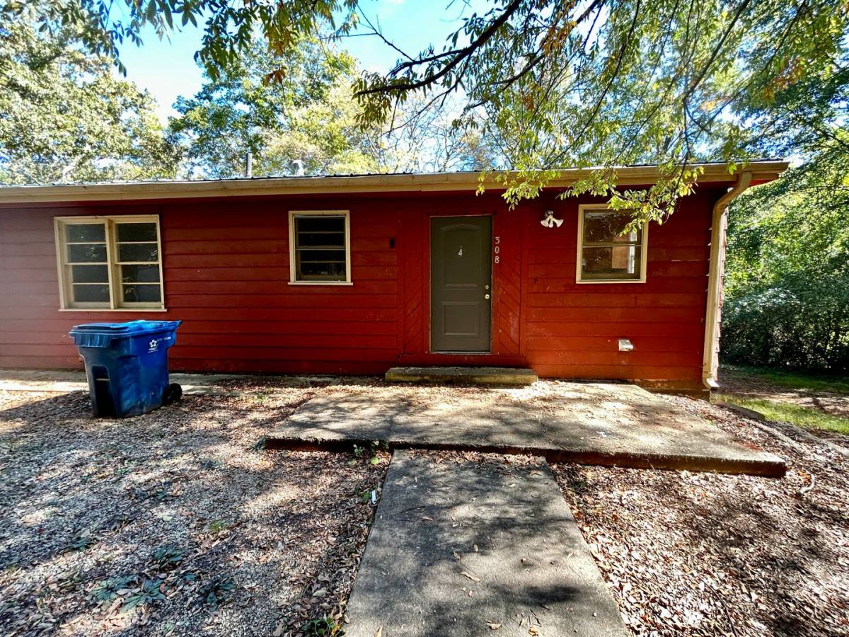 Apartment for rent at 308 W 5th St, Oxford, AL 36203