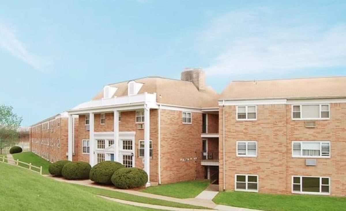 Apartment for rent at 211 Alden St, Wallington, NJ 07057