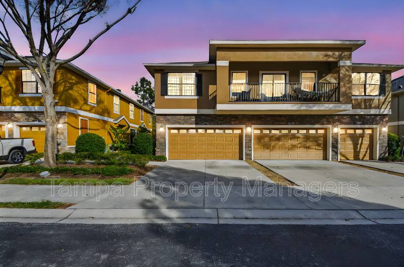 Townhouse for rent at 5704 Kingletsound Place, Lithia, FL 33547