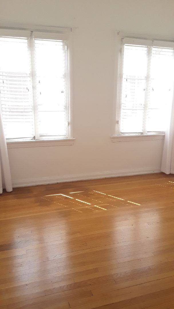 Apartment for rent at 350 N Spaulding Ave, Los Angeles, CA 90036