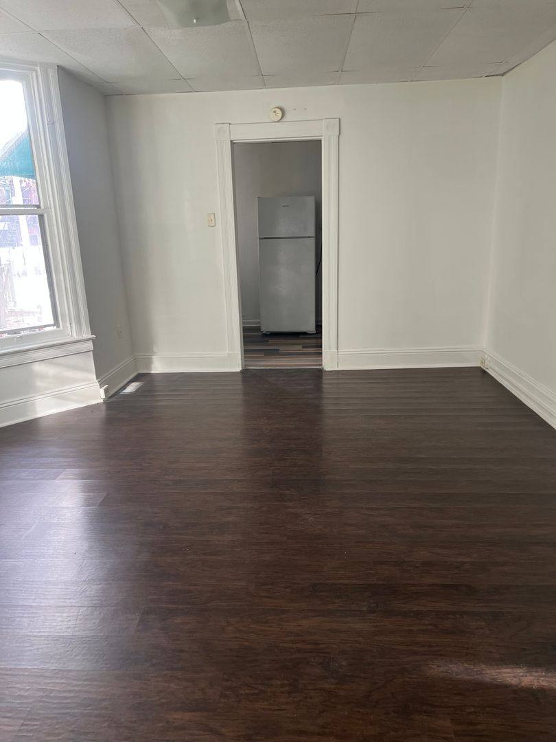 Apartment for rent at 310 E King St #1, York, PA 17403