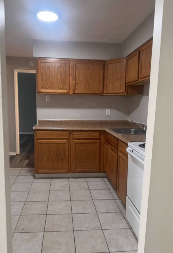 Apartment for rent at 2570-2572 Sarvis Court, Cincinnati, OH 45214