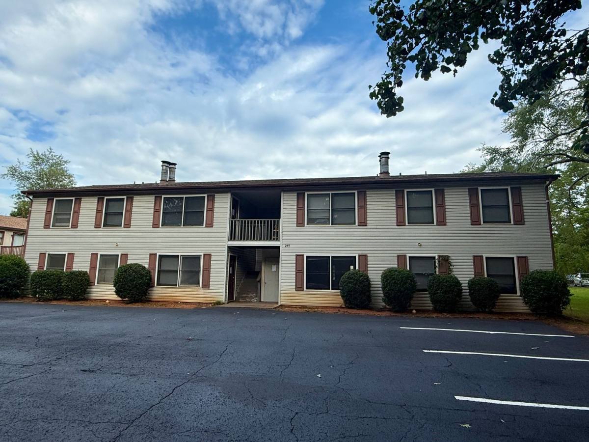 Apartment for rent at 217 Mark Twain Circle, Athens, GA 30605