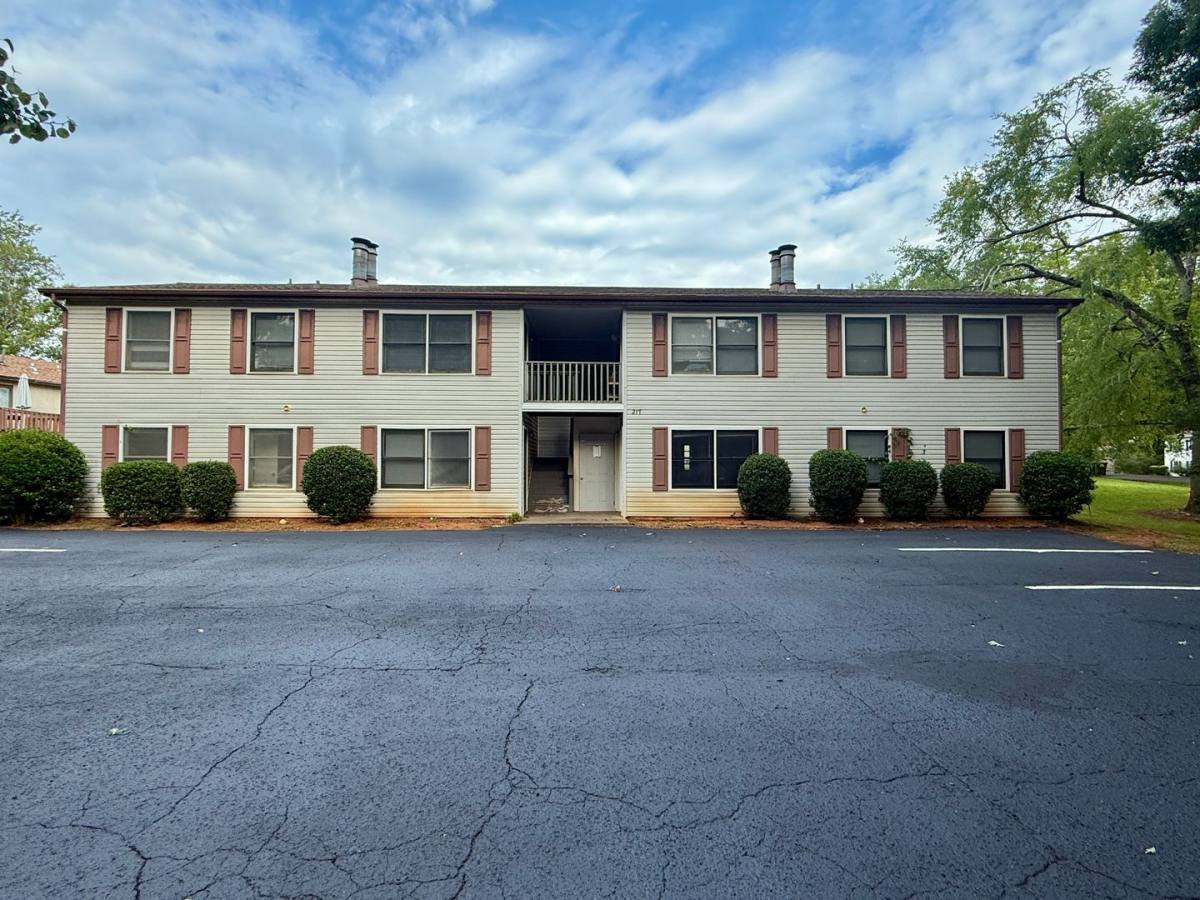 Apartment for rent at 217 Mark Twain Circle, Athens, GA 30605