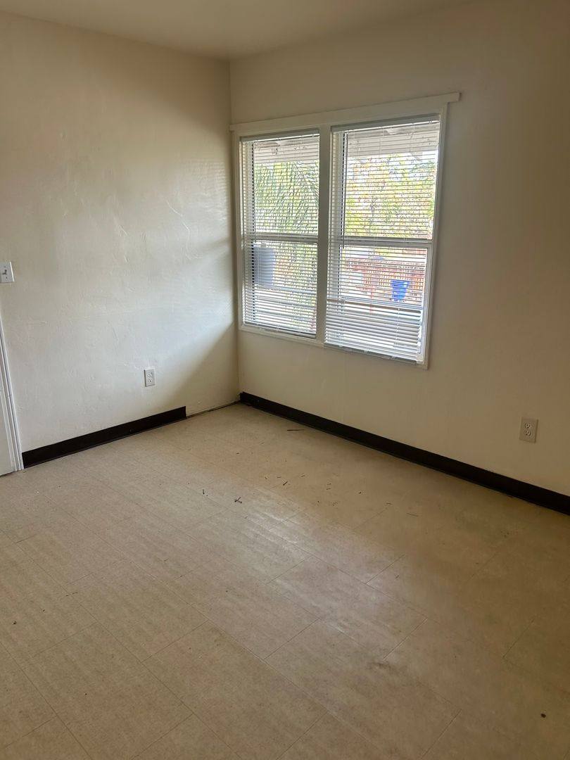 Apartment for rent at 1710 Oregon A - E, Bakersfield, CA 93305