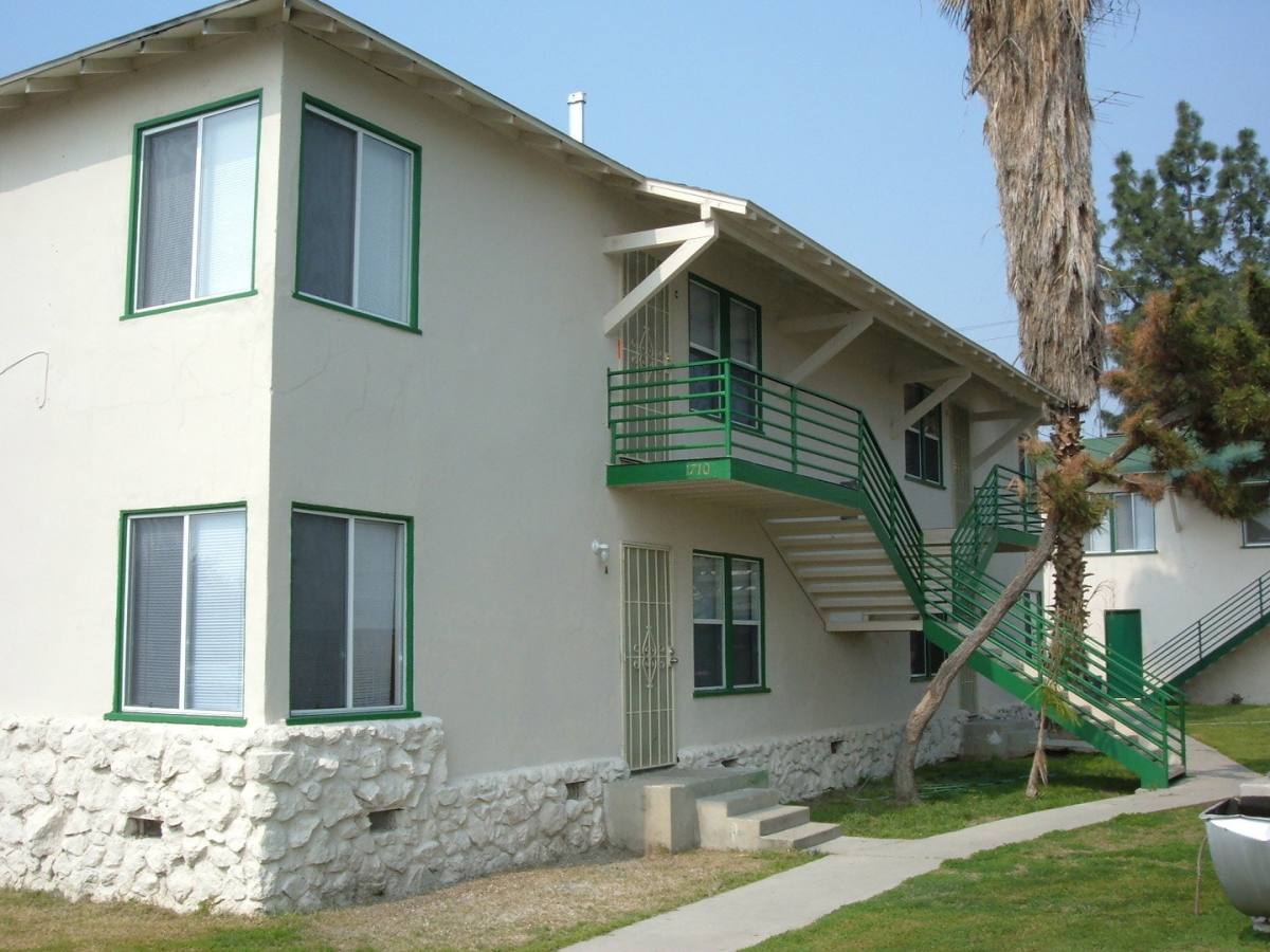 Apartment for rent at 1710 Oregon A - E, Bakersfield, CA 93305