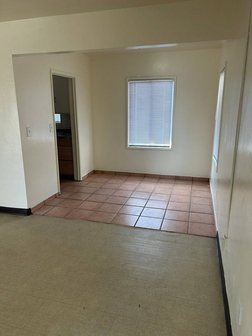 Apartment for rent at 1710 Oregon A - E, Bakersfield, CA 93305