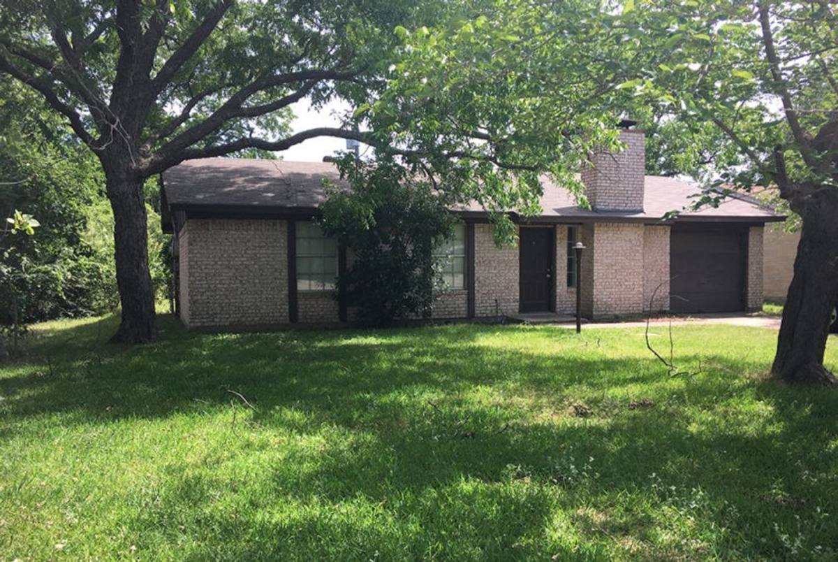 House for rent at 3028 Montclair Place, Denton, TX 76209
