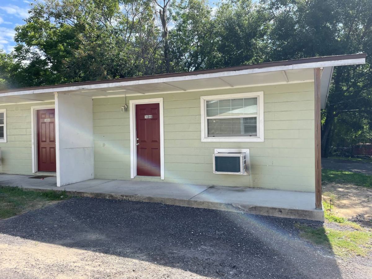 Apartment for rent at 17th St, Dade City, FL 33523