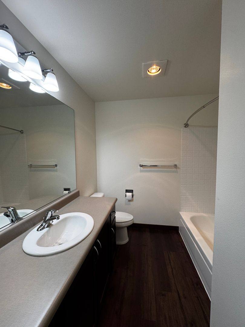 The View at Woodridge, 12118 SE 31st St, Bellevue, WA 98005 - Apartment for Rent - Image 11