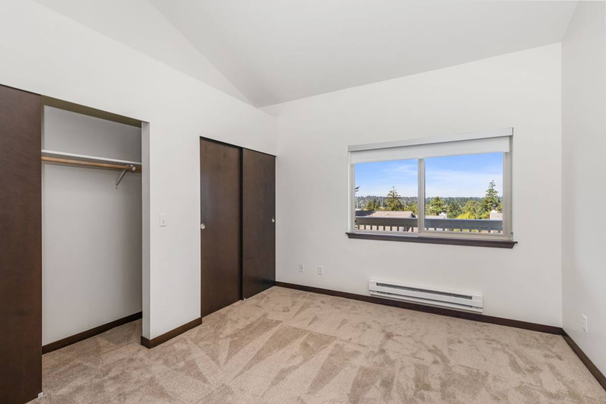 Apartment for rent at 12118 SE 31st St, Bellevue, WA 98005