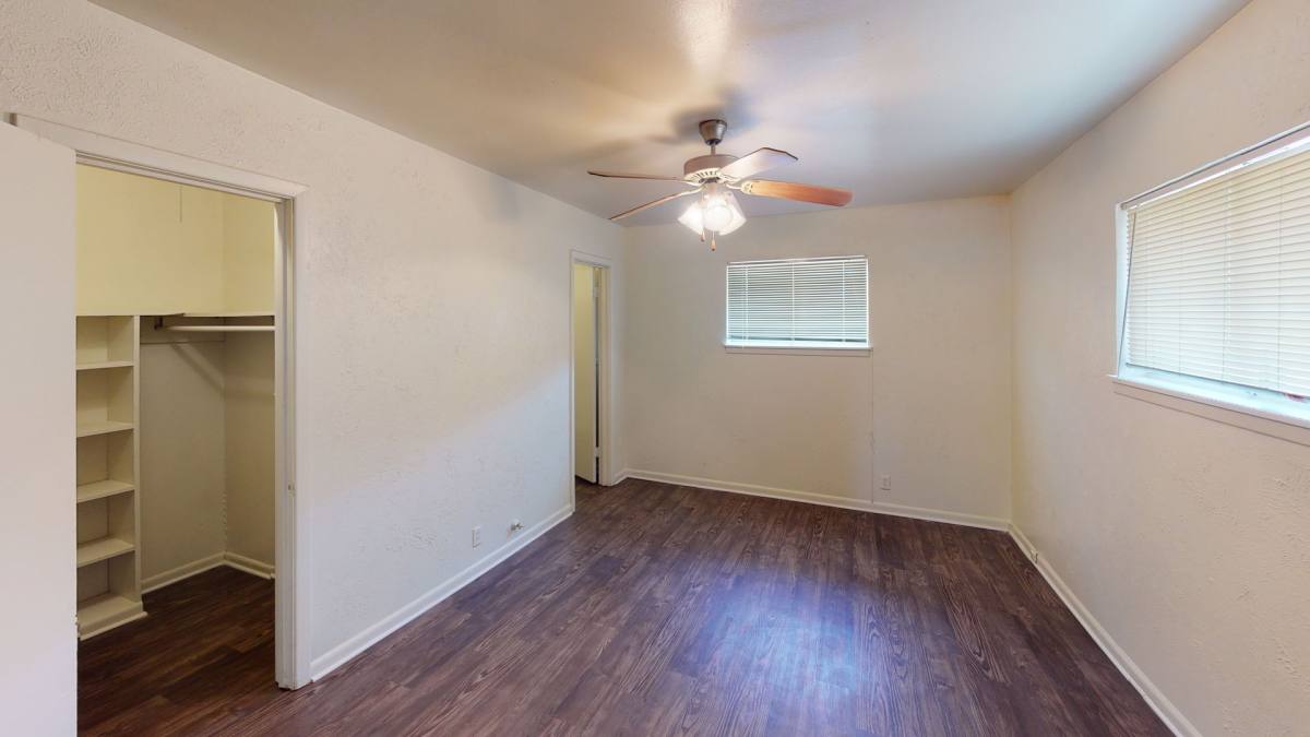 Townhouse for rent at 909 911 S Welch St, Denton, TX 76201