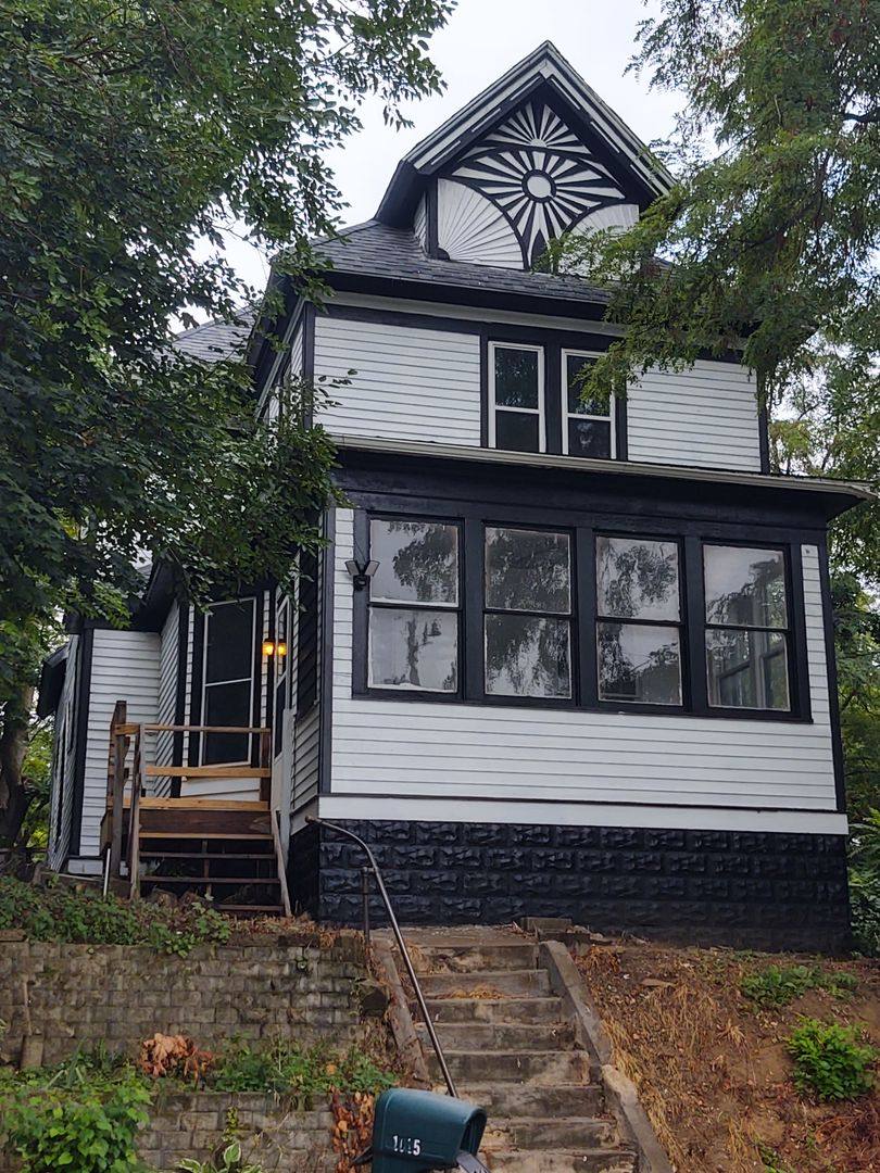 House for rent at 1015 14th St, Rock Island, IL 61201