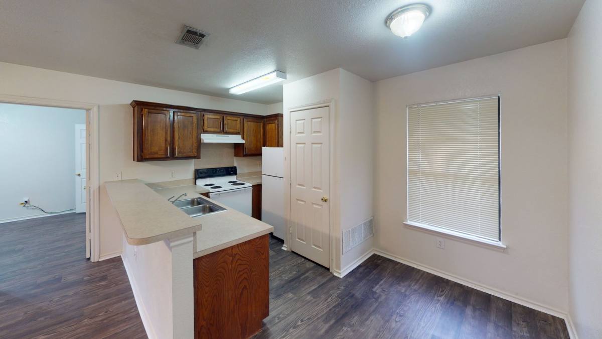 Apartment for rent at 1004 W Mulberry St, Denton, TX 76201