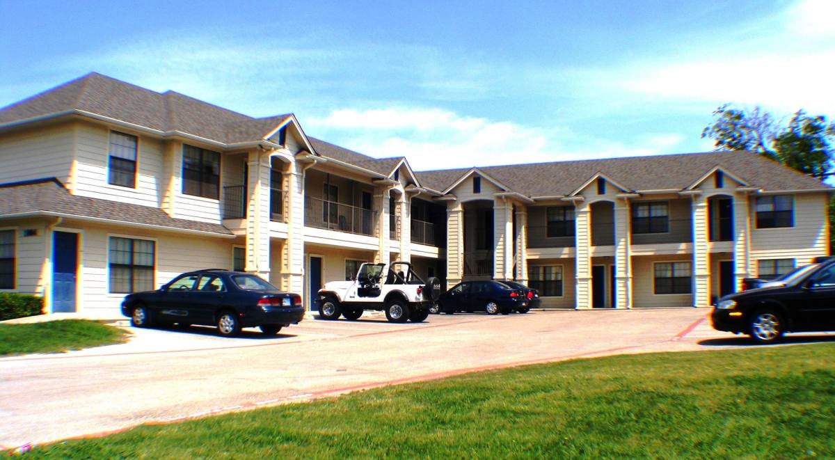 Apartment for rent at 1004 W Mulberry St, Denton, TX 76201