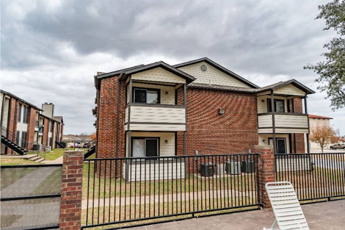 Apartment for rent at 1525 E 2nd St, Granbury, TX 76048