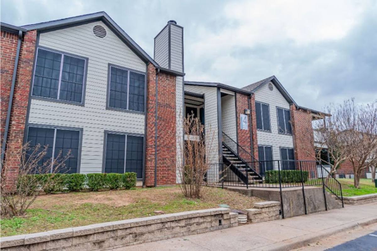 Apartment for rent at 1525 E 2nd St, Granbury, TX 76048