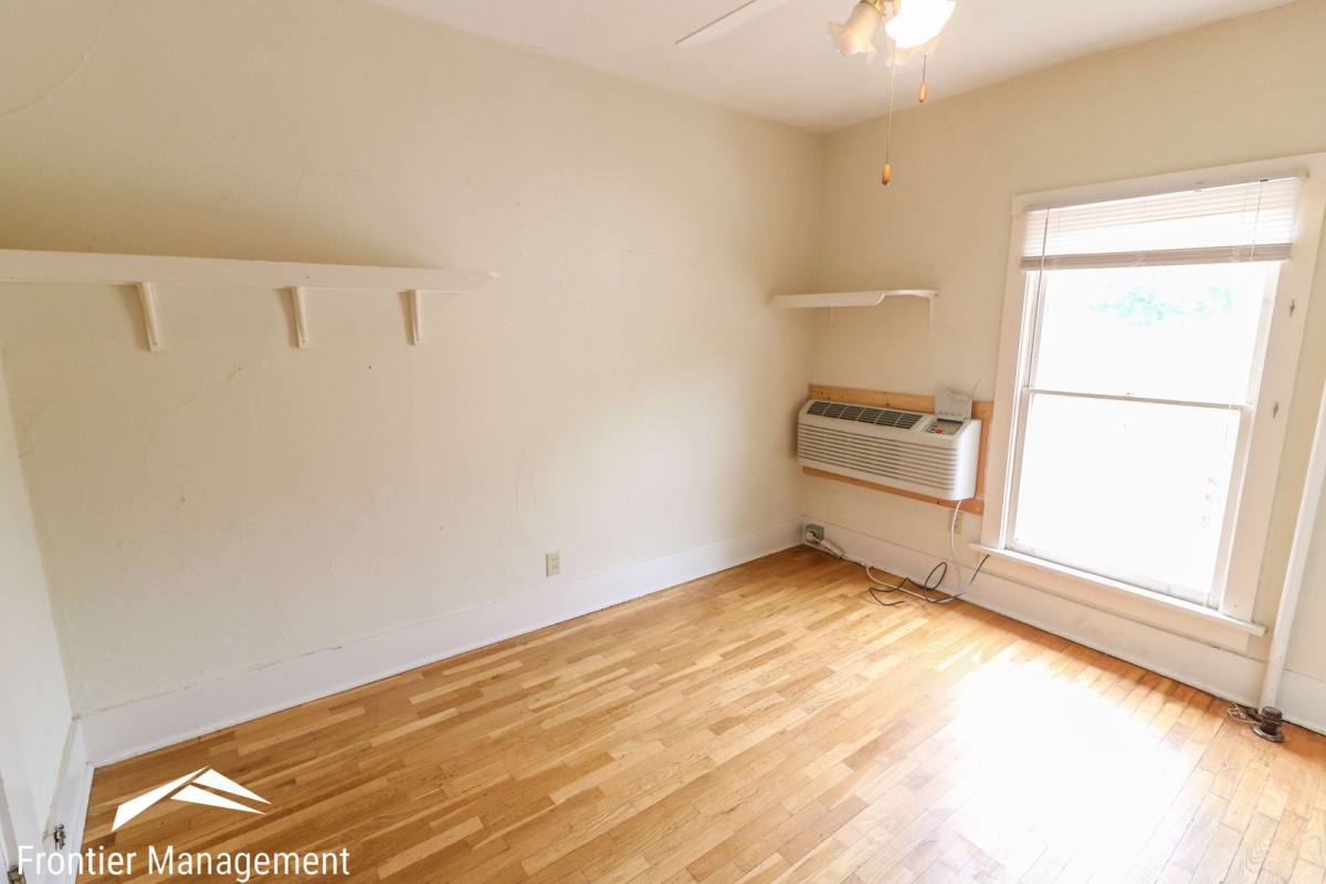 Apartment for rent at 412 N 11th St, Manhattan, KS 66502