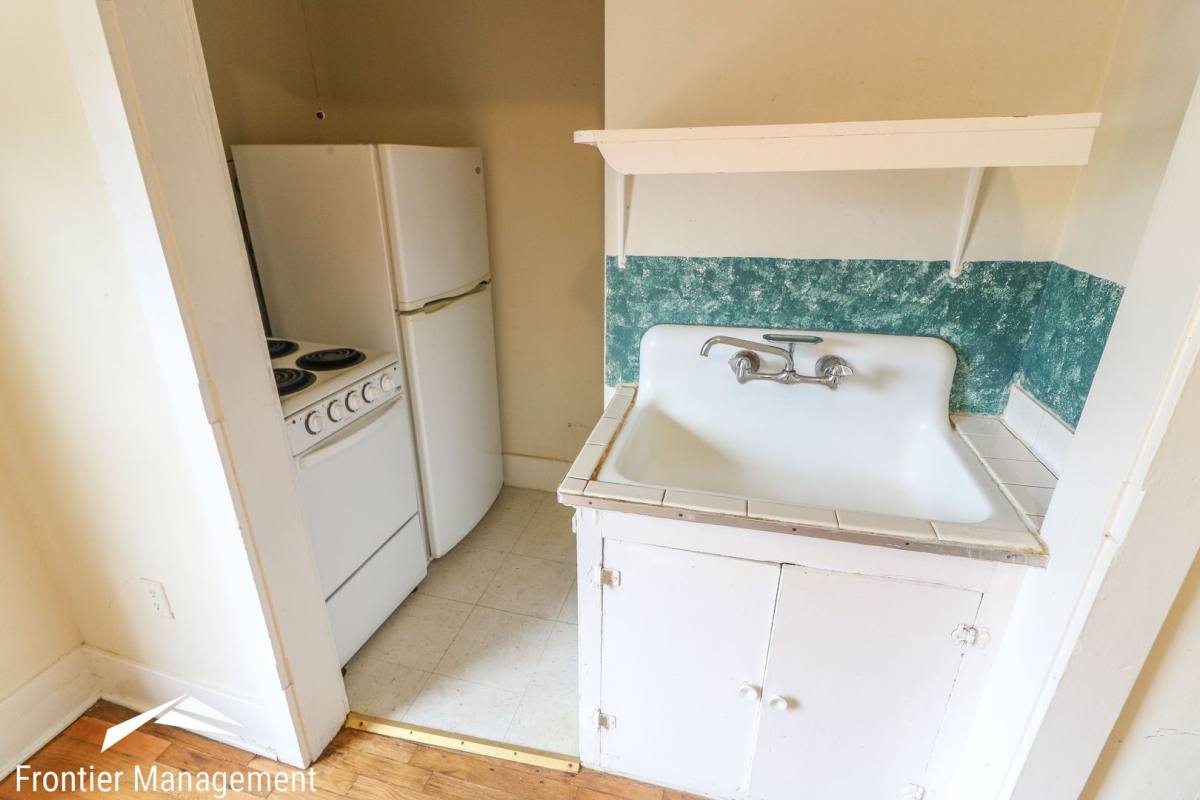 Apartment for rent at 412 N 11th St, Manhattan, KS 66502