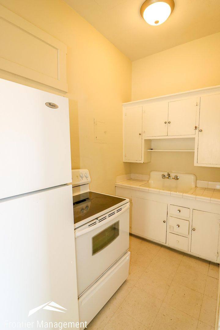 Apartment for rent at 412 N 11th St, Manhattan, KS 66502
