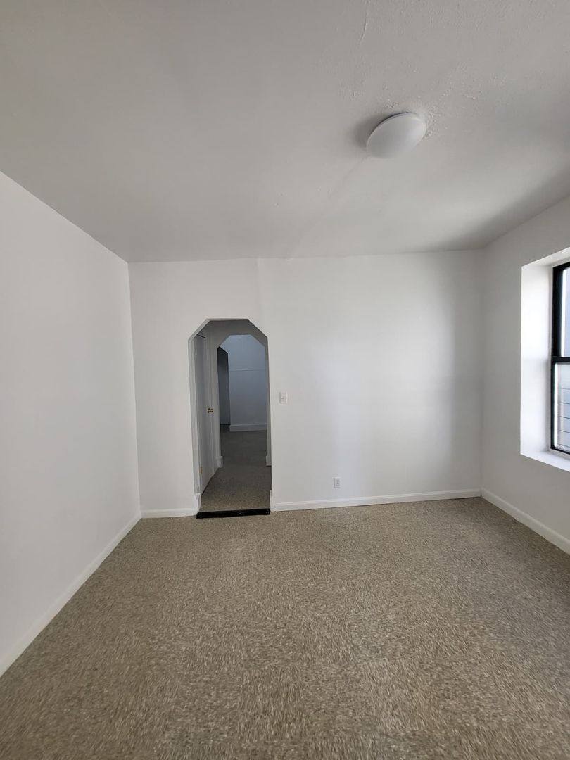 Apartment for rent at 490 E 189th St, Bronx, NY 10458