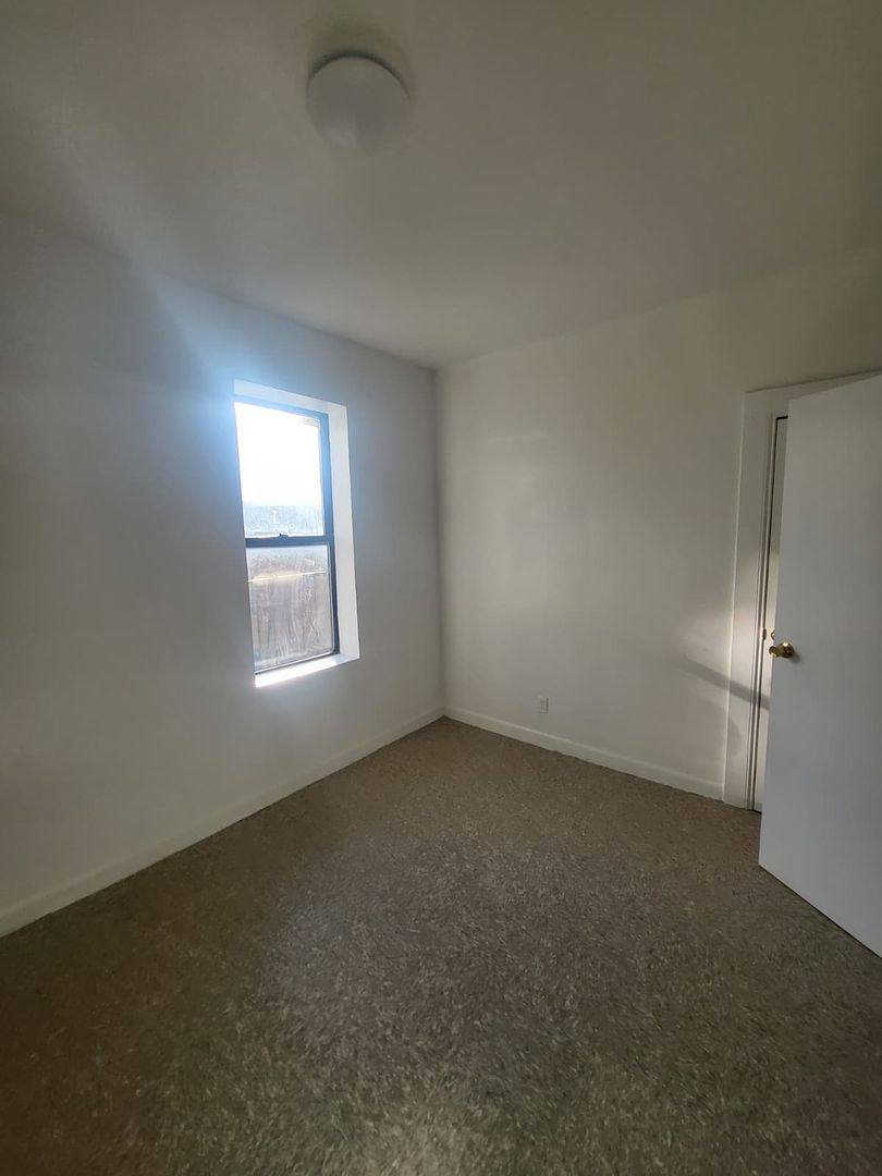 Apartment for rent at 490 E 189th St, Bronx, NY 10458